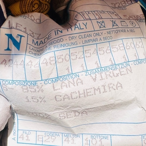 100% Kashmir Virgin Wool Red Blazer. - Picture 5 of 12